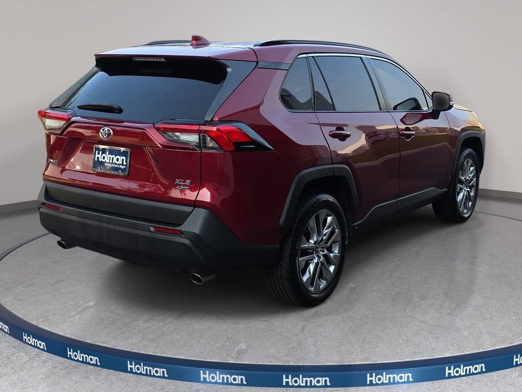 Used 2021 Toyota RAV4 XLE Premium AWD/4WD image 5