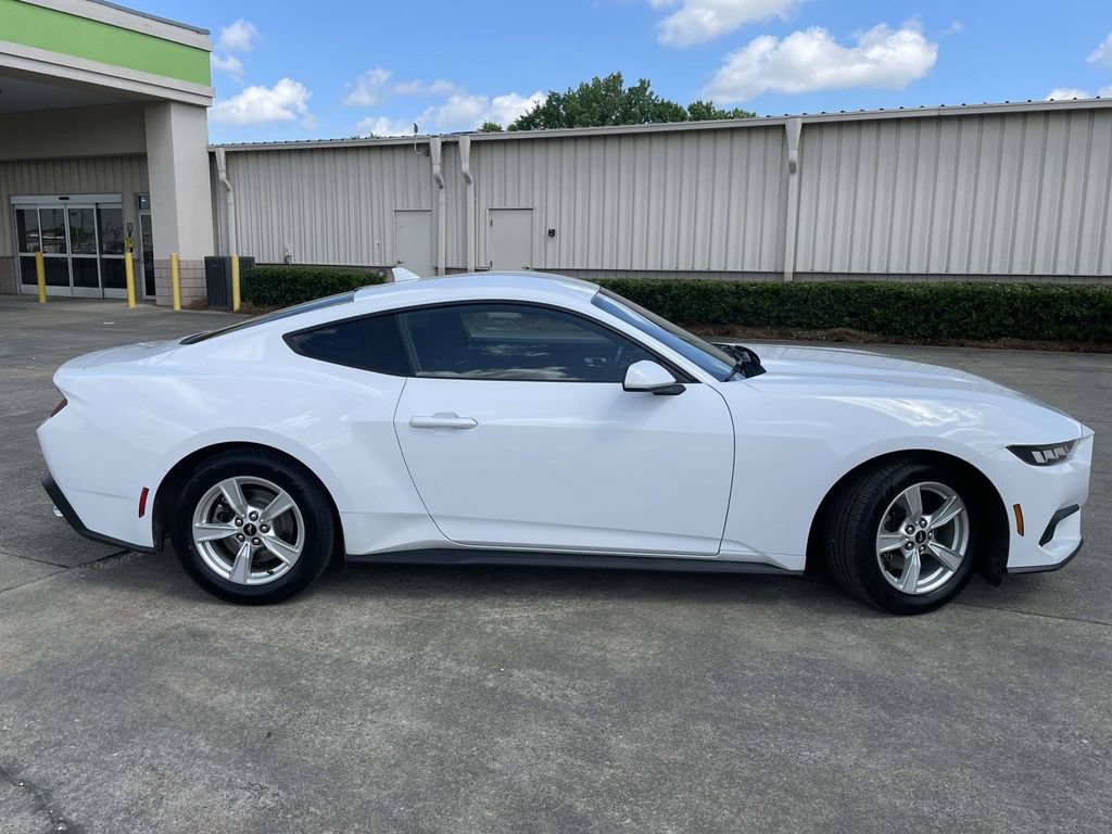 Certified 2024 Ford Mustang Coupe RWD image 2