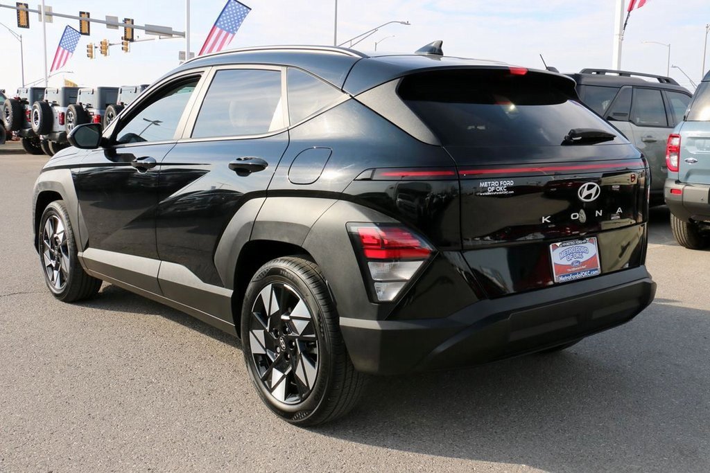 Used 2025 Hyundai Kona SEL image 7
