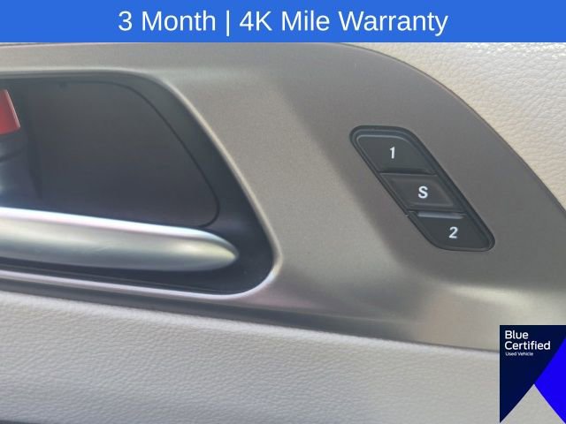 Used 2023 Chrysler Pacifica Touring-L FWD image 26