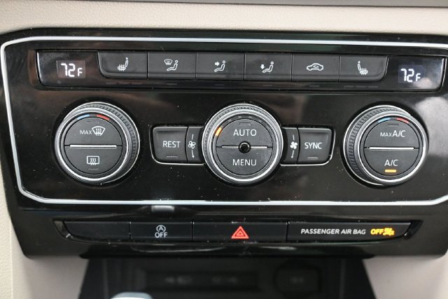 Used 2023 Volkswagen Atlas SE w/ Panoramic Sunroof Package FWD image 22
