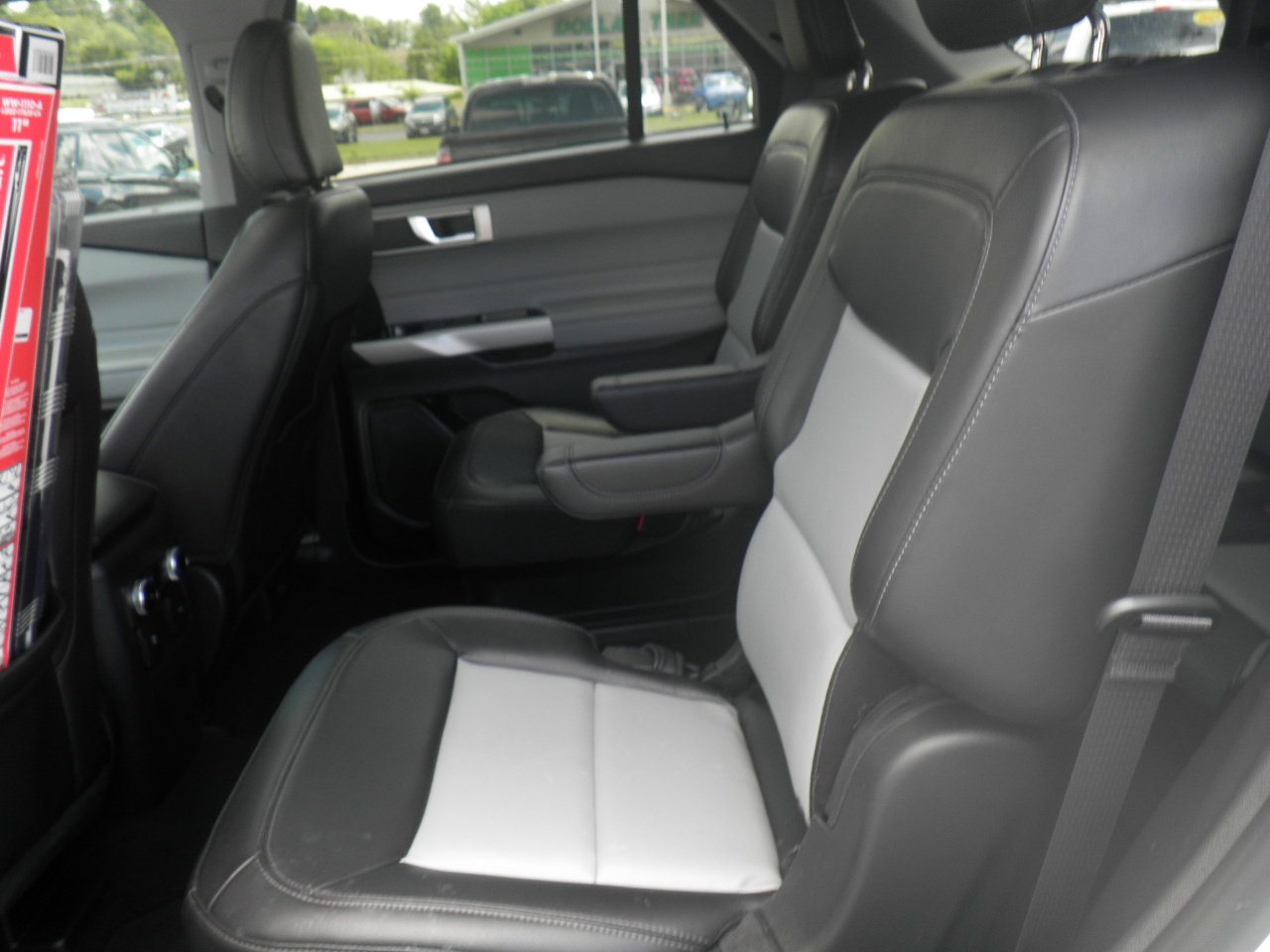 Certified 2024 Ford Explorer XLT w/ Equipment Group 202A AWD/4WD image 16