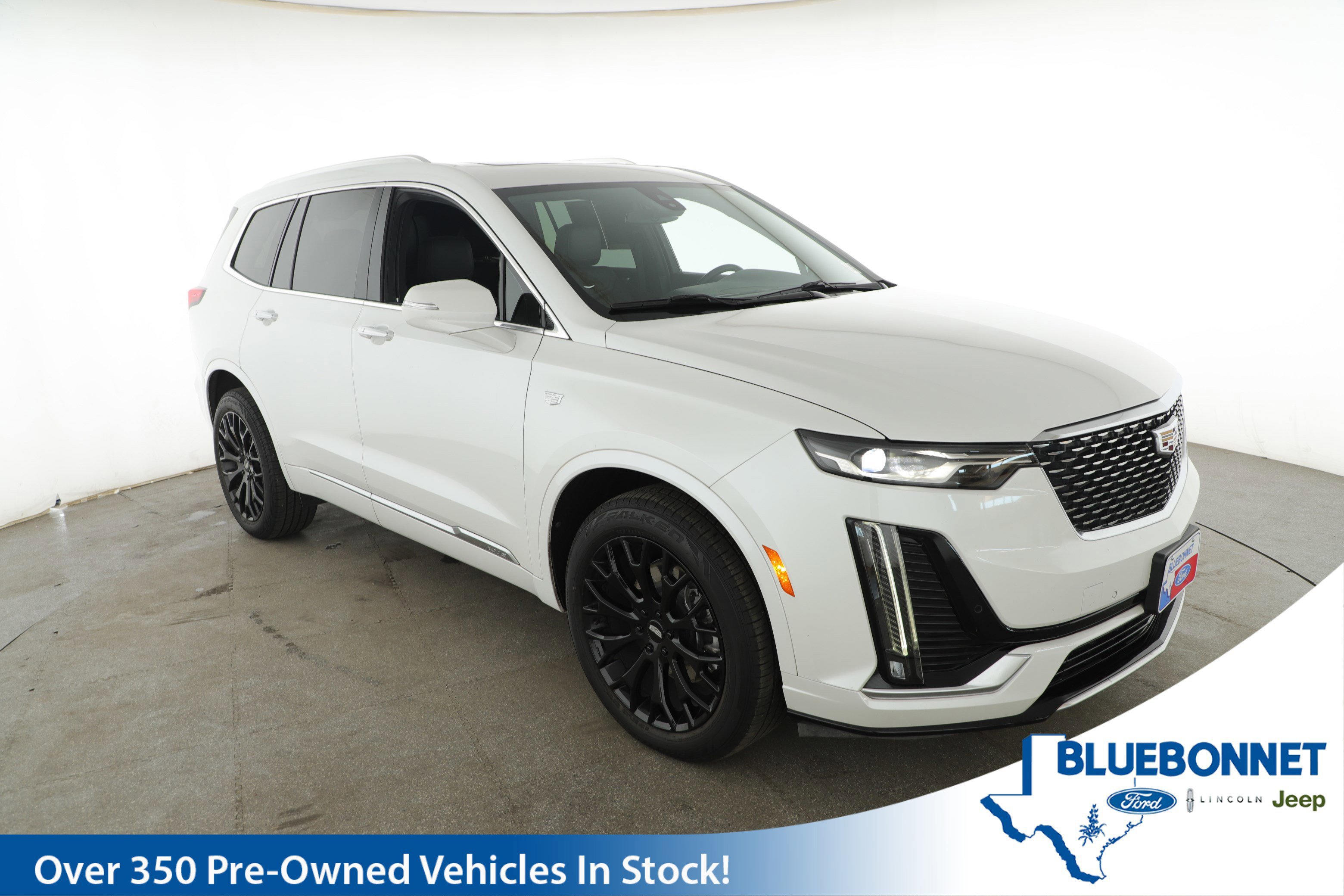 Used 2023 Cadillac XT6 Luxury image 2