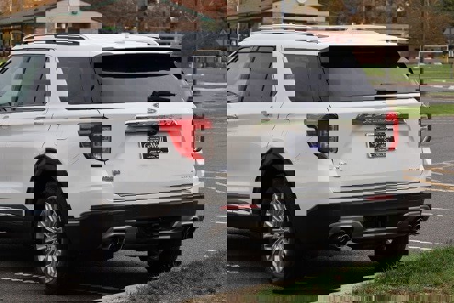 Certified 2022 Ford Explorer King Ranch w/ Technology Package image 9