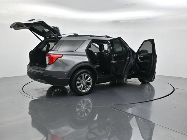 Certified 2023 Ford Explorer XLT w/ Equipment Group 202A AWD/4WD image 60