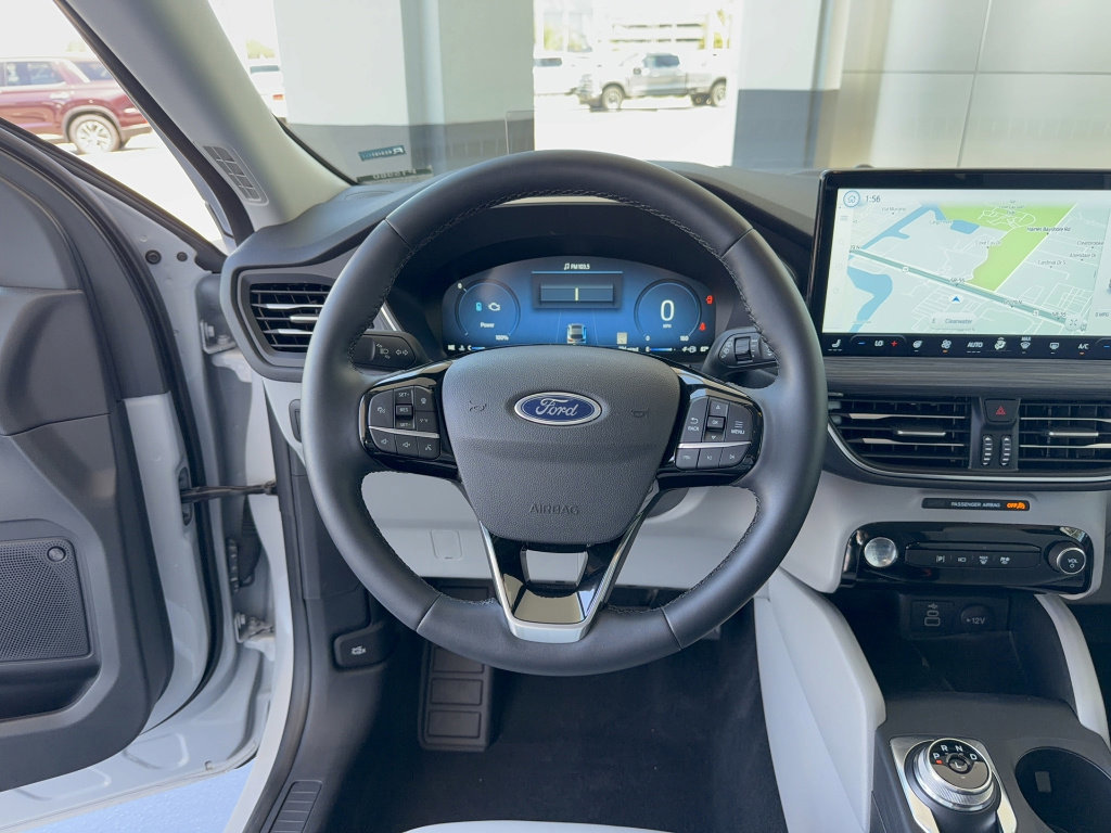 Certified 2025 Ford Escape SE w/ PHEV Premium Package image 31