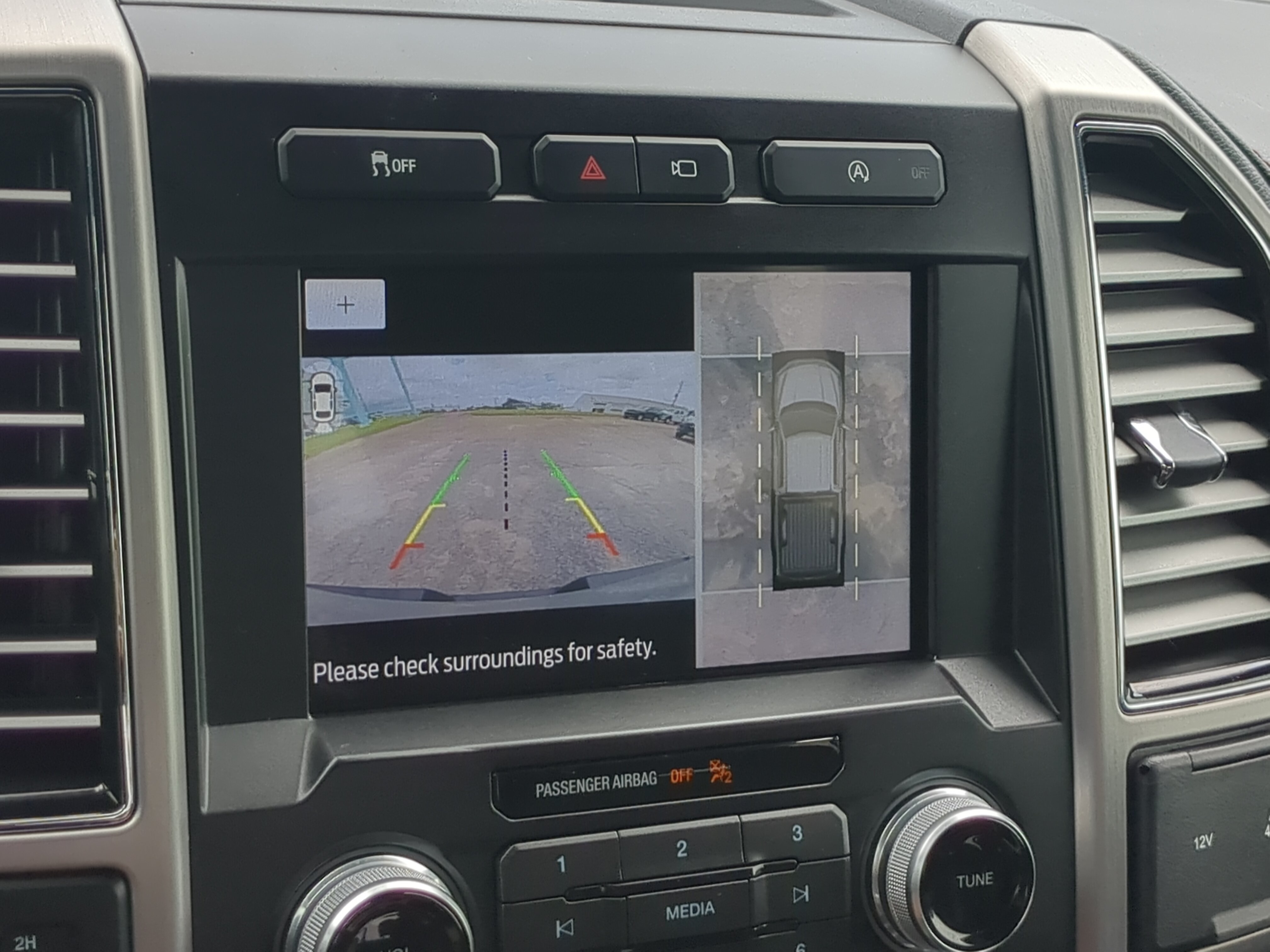 Certified 2019 Ford F150 Platinum w/ Equipment Group 701A Luxury AWD/4WD image 19