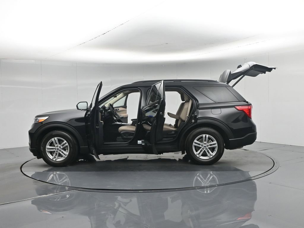 Certified 2024 Ford Explorer XLT w/ Equipment Group 202A RWD image 40