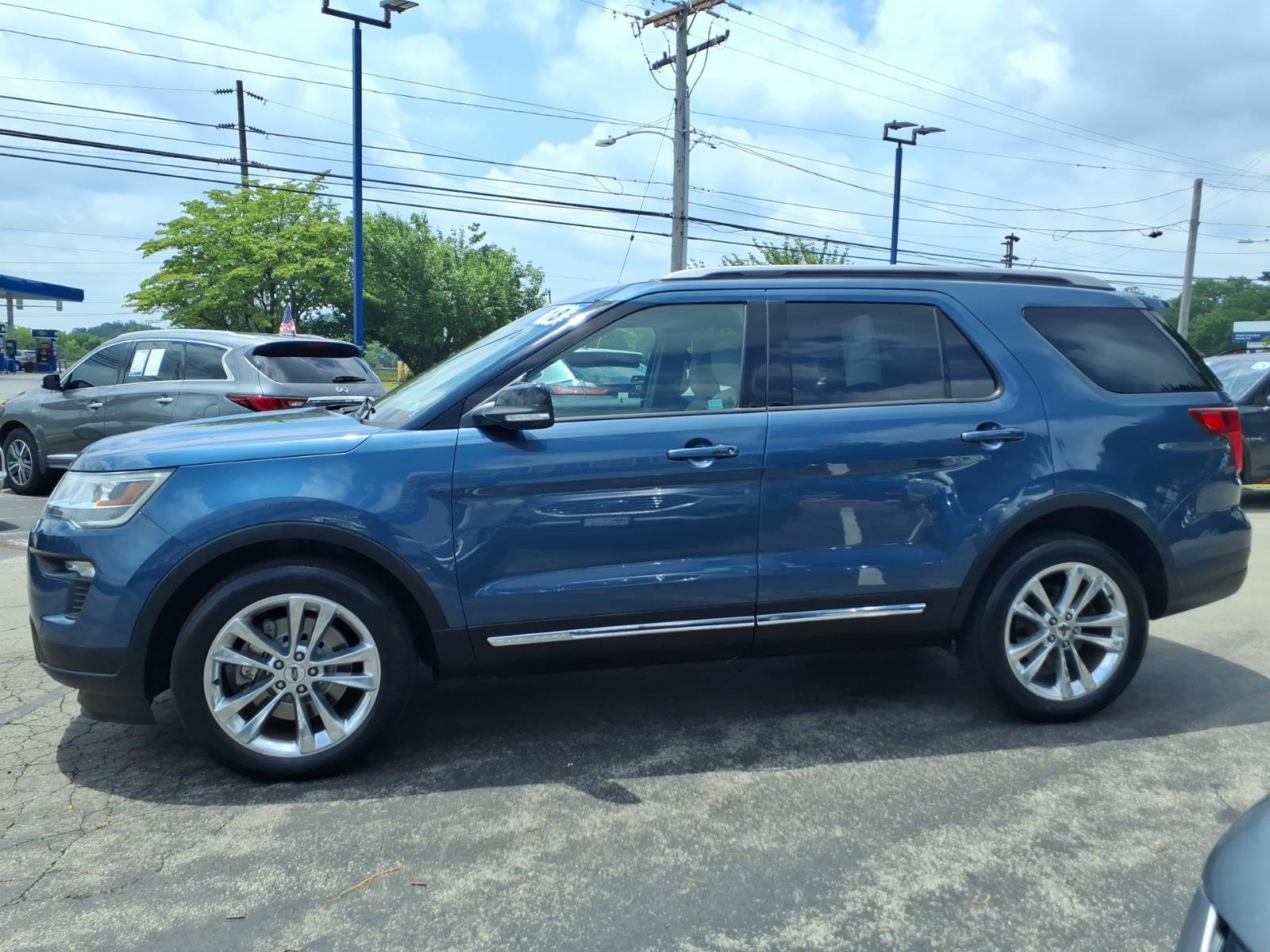 Certified 2018 Ford Explorer XLT w/ Equipment Group 202A AWD/4WD image 7