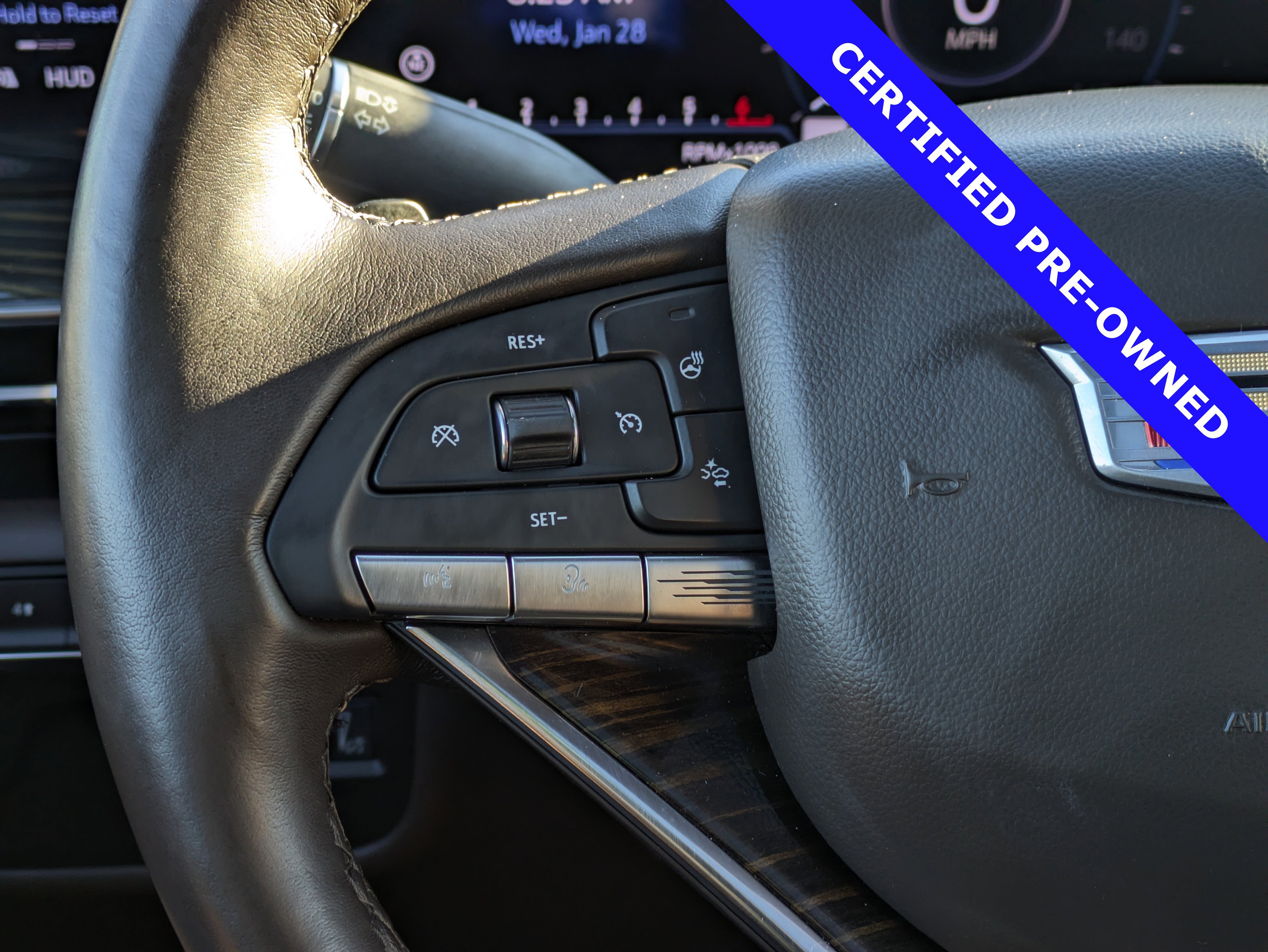 Used 2022 Cadillac Escalade Premium Luxury image 27