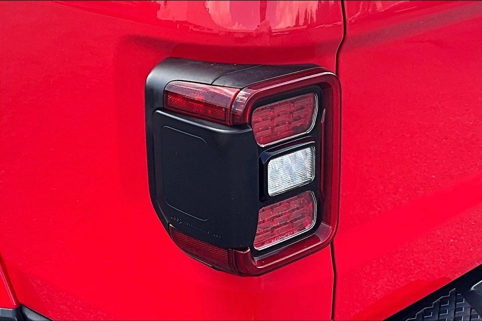 Used 2020 Jeep Gladiator Overland w/ LED Lighting Group AWD/4WD image 30