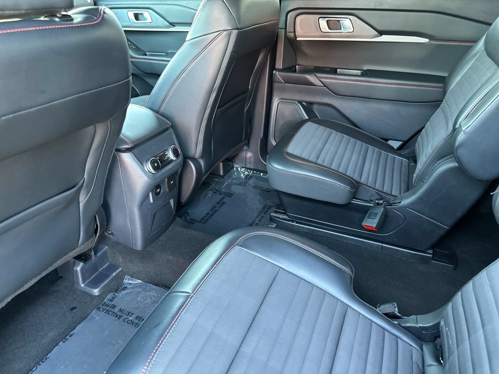 Certified 2025 Ford Explorer ST-Line AWD/4WD image 11