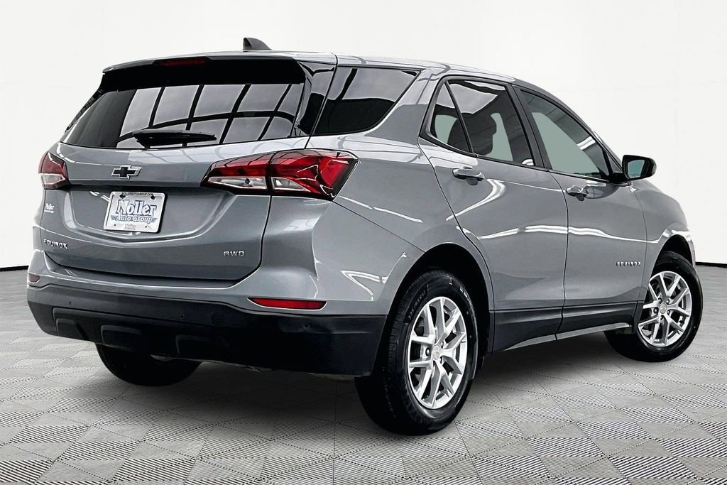 Used 2024 Chevrolet Equinox LS w/ LS Convenience Package image 4