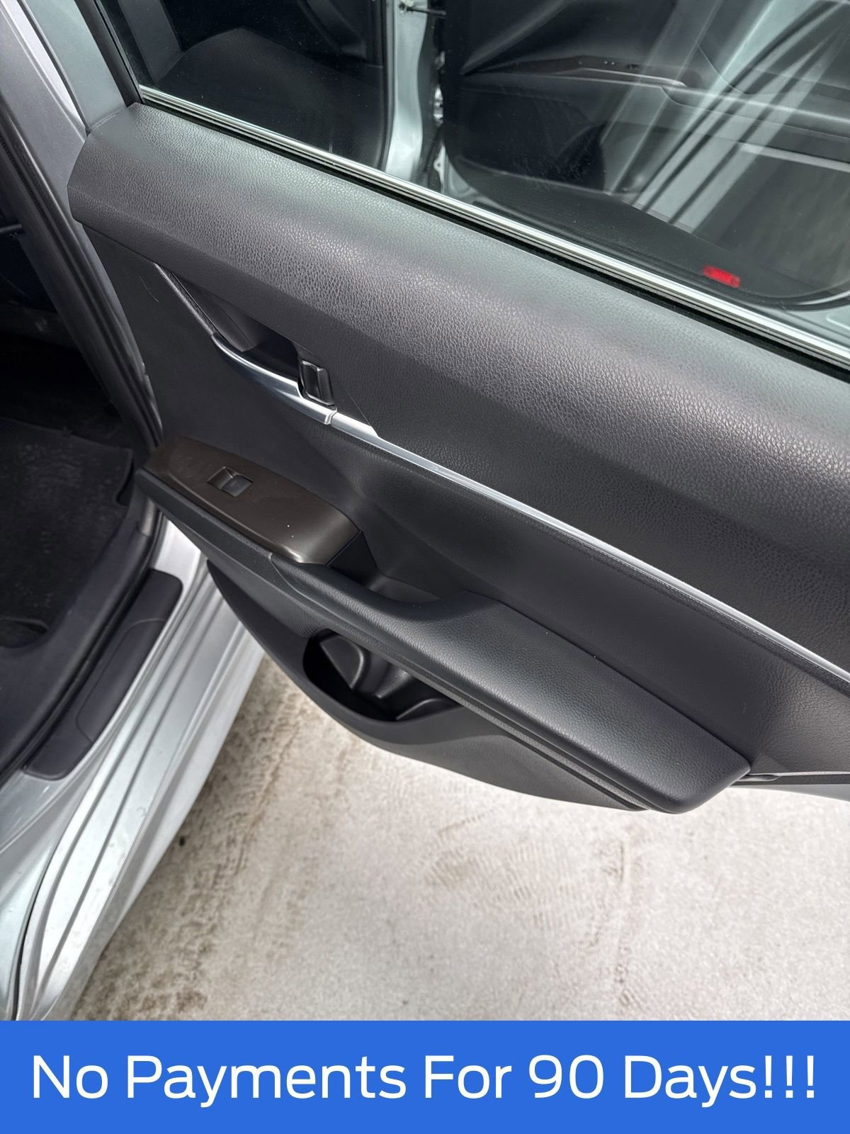 Used 2023 Toyota Camry SE image 33