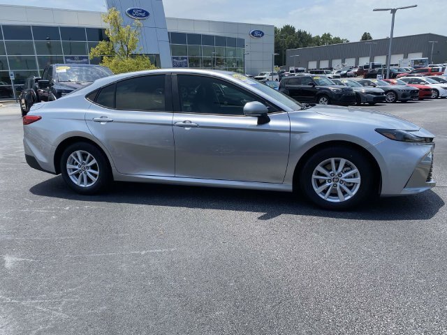 Used 2026 Toyota Camry LE w/ Convenience Package FWD image 8