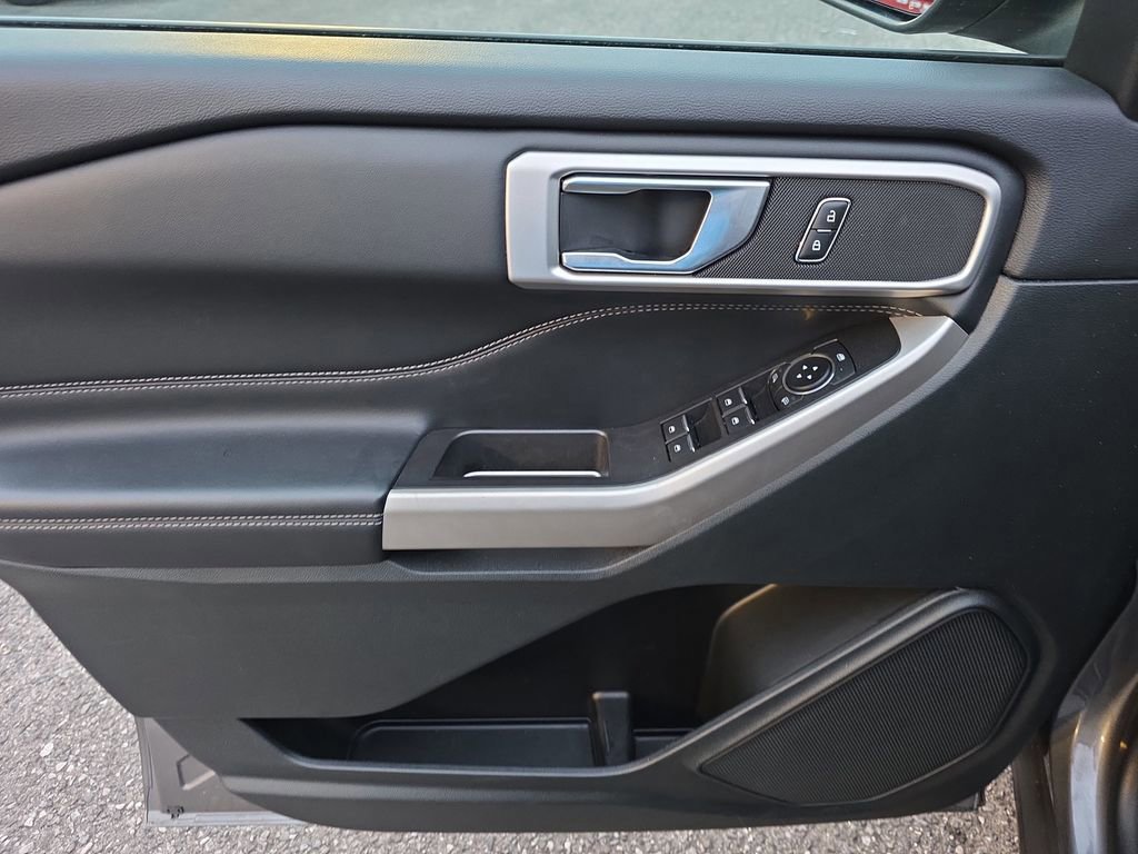 Certified 2024 Ford Explorer XLT image 18