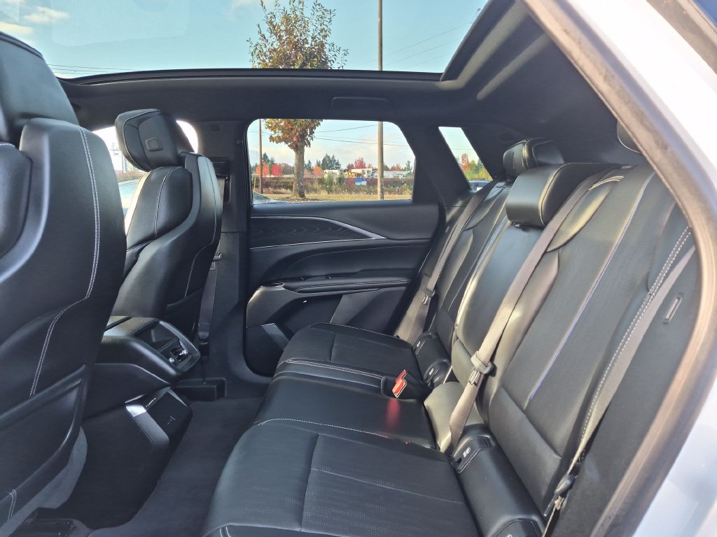 Used 2024 Cadillac Lyriq Sport RWD image 22