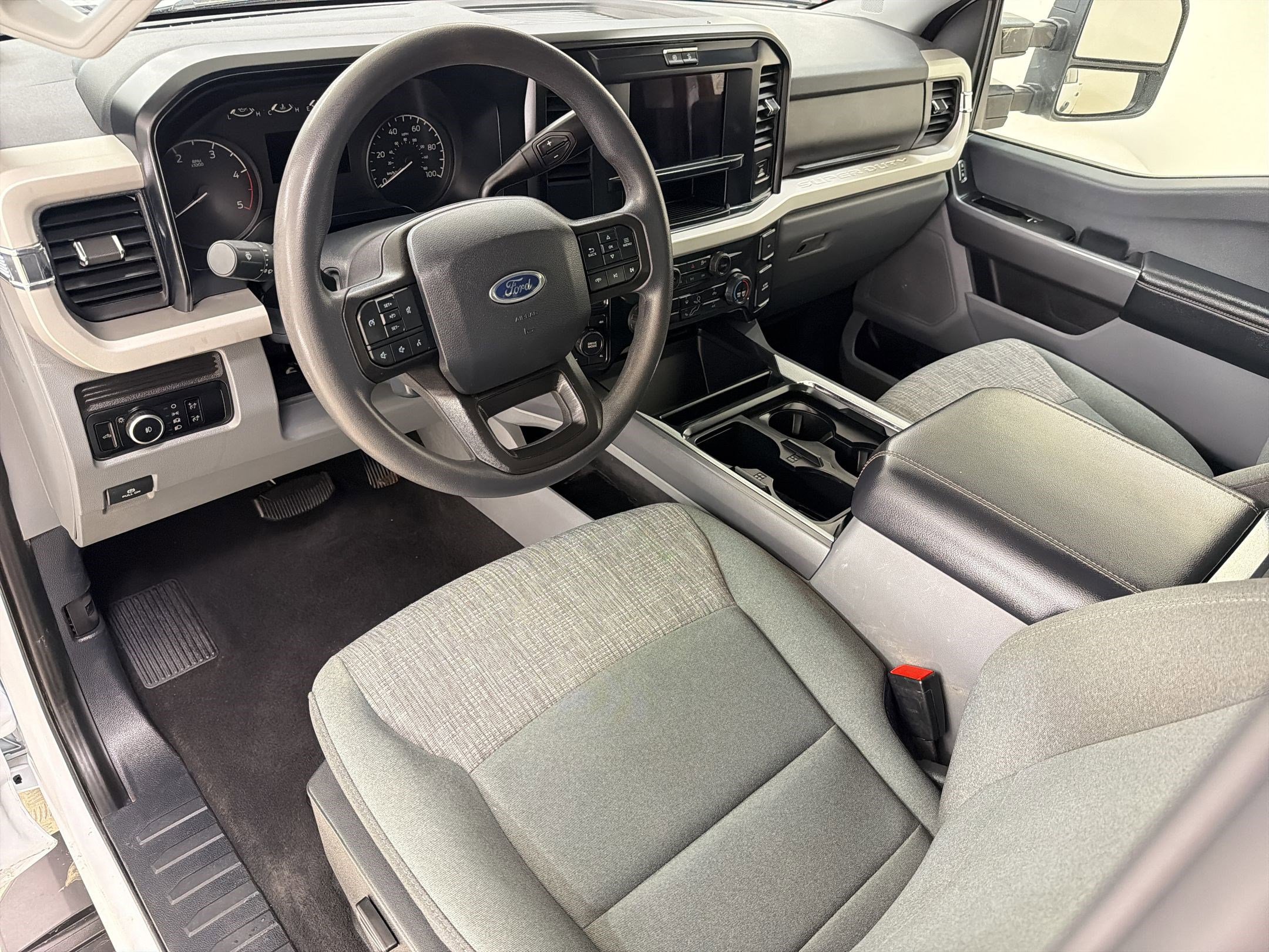 Certified 2025 Ford F250 XLT w/ FX4 Off-Road Package AWD/4WD image 4
