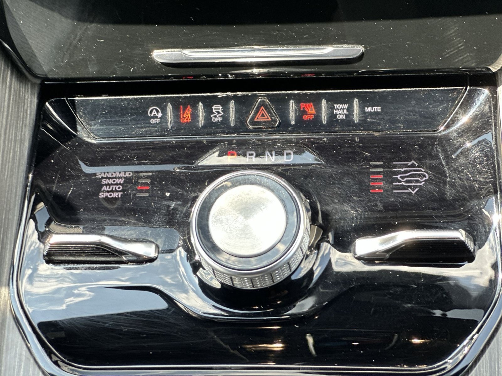 Used 2024 Jeep Wagoneer Series III AWD/4WD image 23
