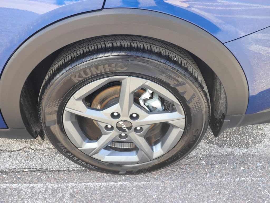 Used 2025 Kia K4 FWD image 14