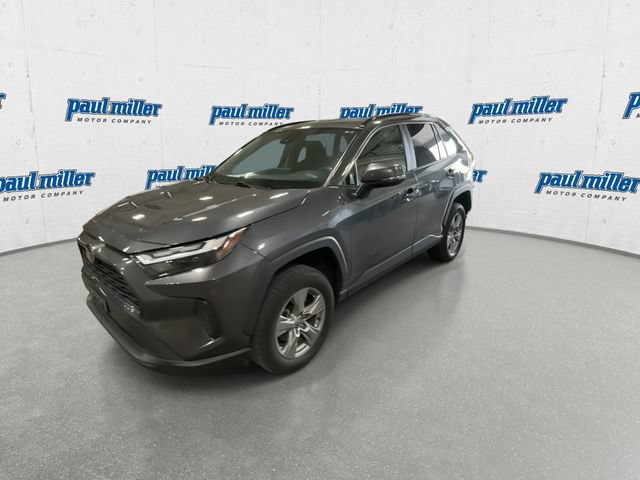 Used 2022 Toyota RAV4 XLE AWD/4WD image 5