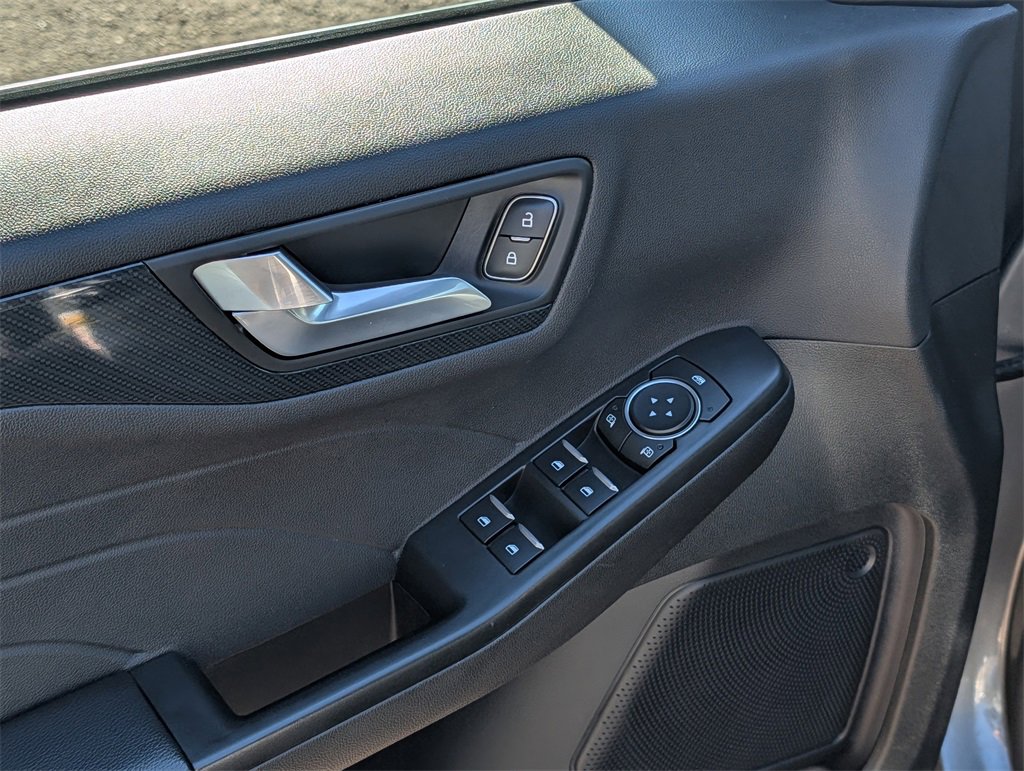 Certified 2025 Ford Escape ST-Line image 15