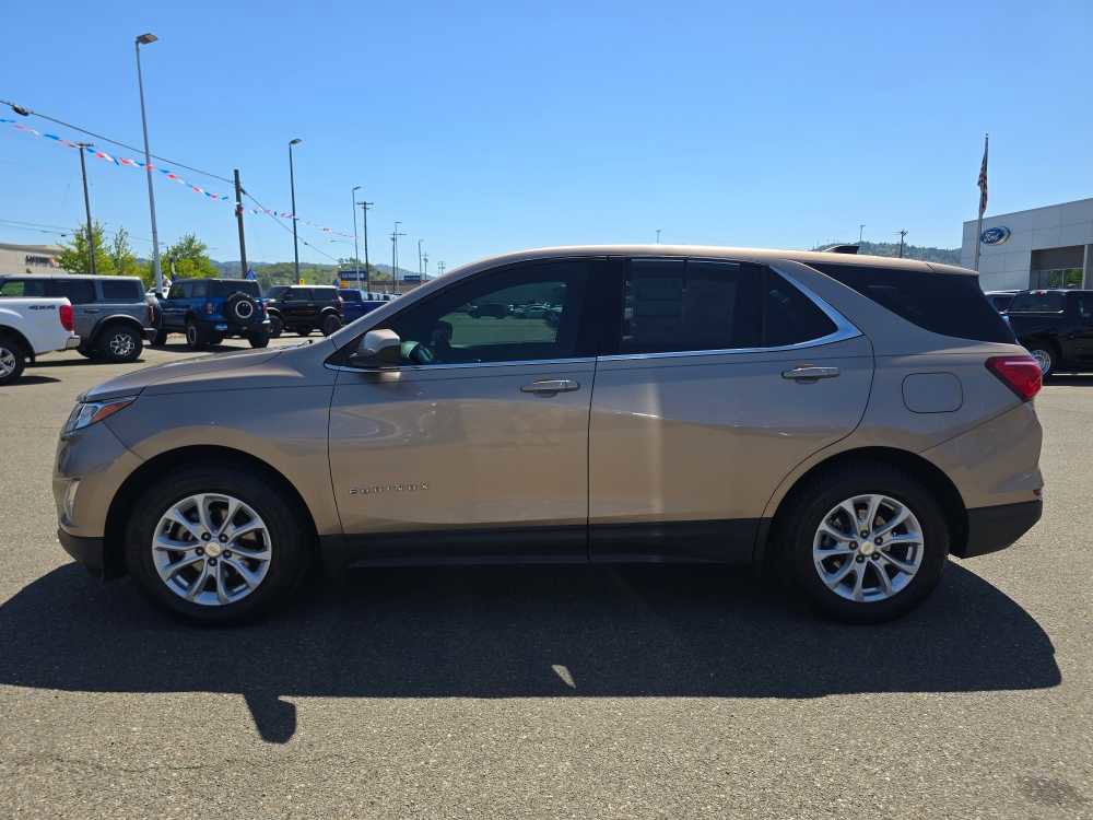 Used 2018 Chevrolet Equinox LT FWD image 2
