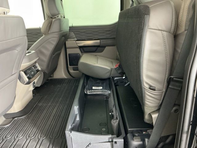 Certified 2025 Ford F250 Platinum w/ Platinum Plus Package image 33