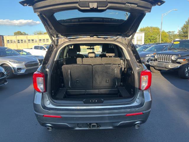 Certified 2022 Ford Explorer XLT w/ Equipment Group 202A image 19
