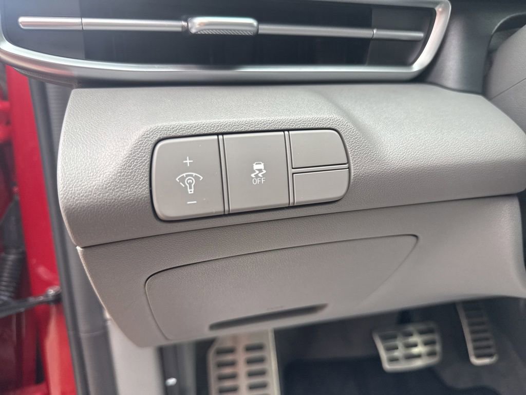 Used 2025 Hyundai Elantra Sport image 23
