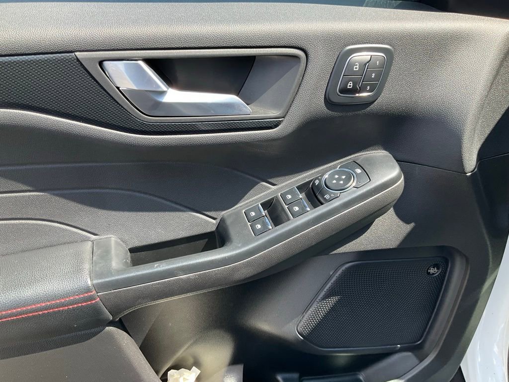 Certified 2023 Ford Escape ST-Line Elite w/ Premium Technology Package AWD/4WD image 18