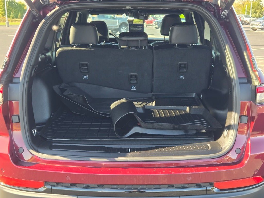 Used 2025 Jeep Grand Cherokee Altitude w/ Trailer Tow Package AWD/4WD image 16