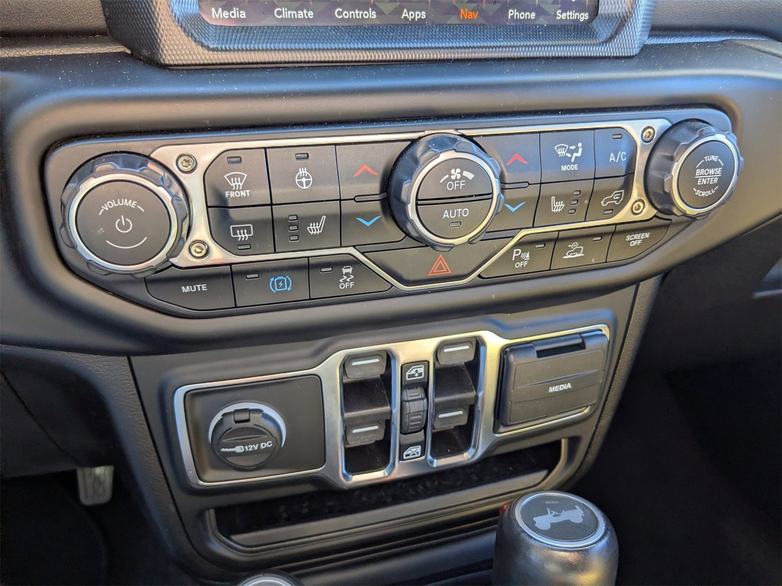 Used 2021 Jeep Wrangler Unlimited Sahara w/ Cold Weather Group image 23