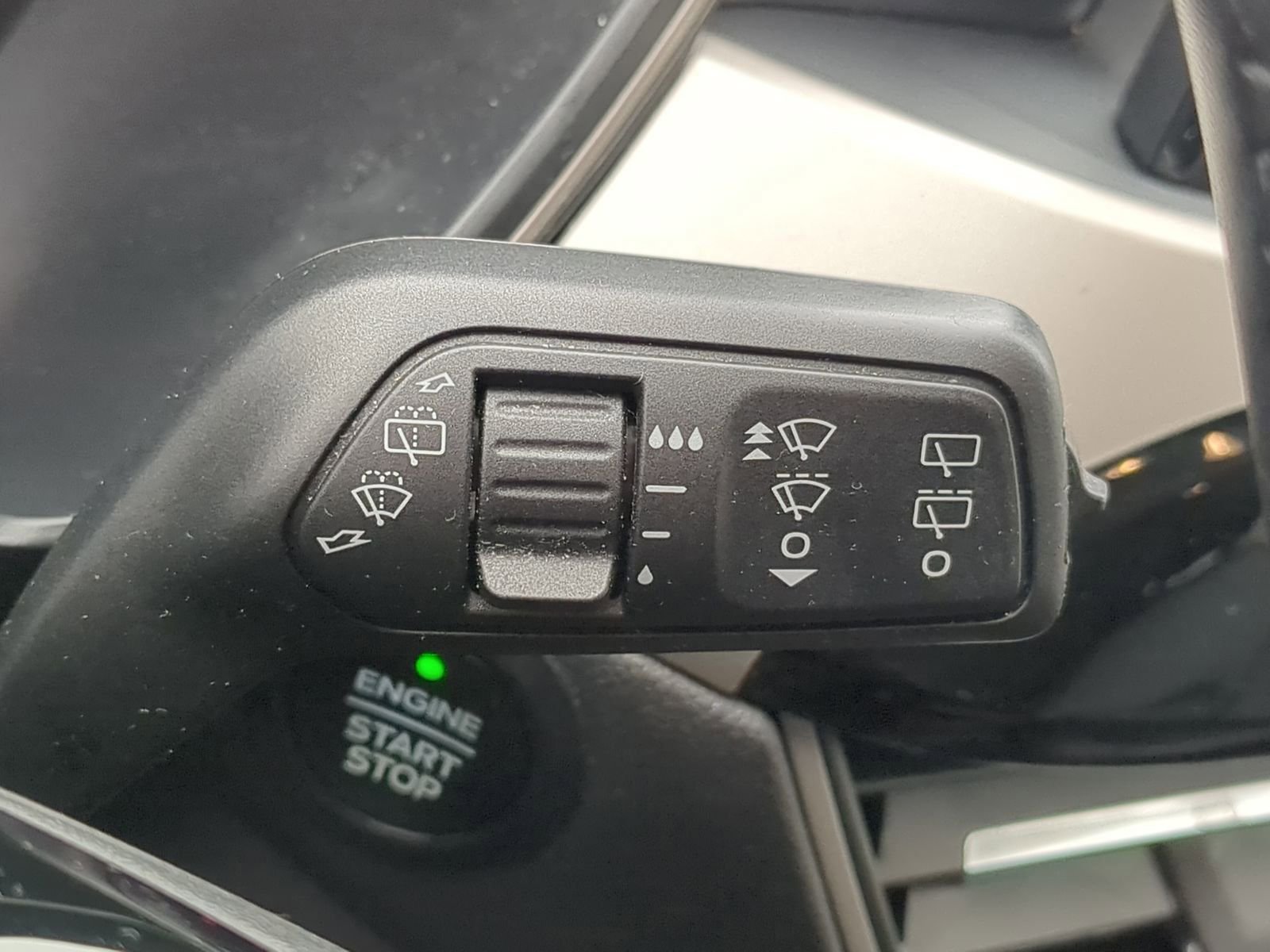 Certified 2022 Ford Escape SEL image 29