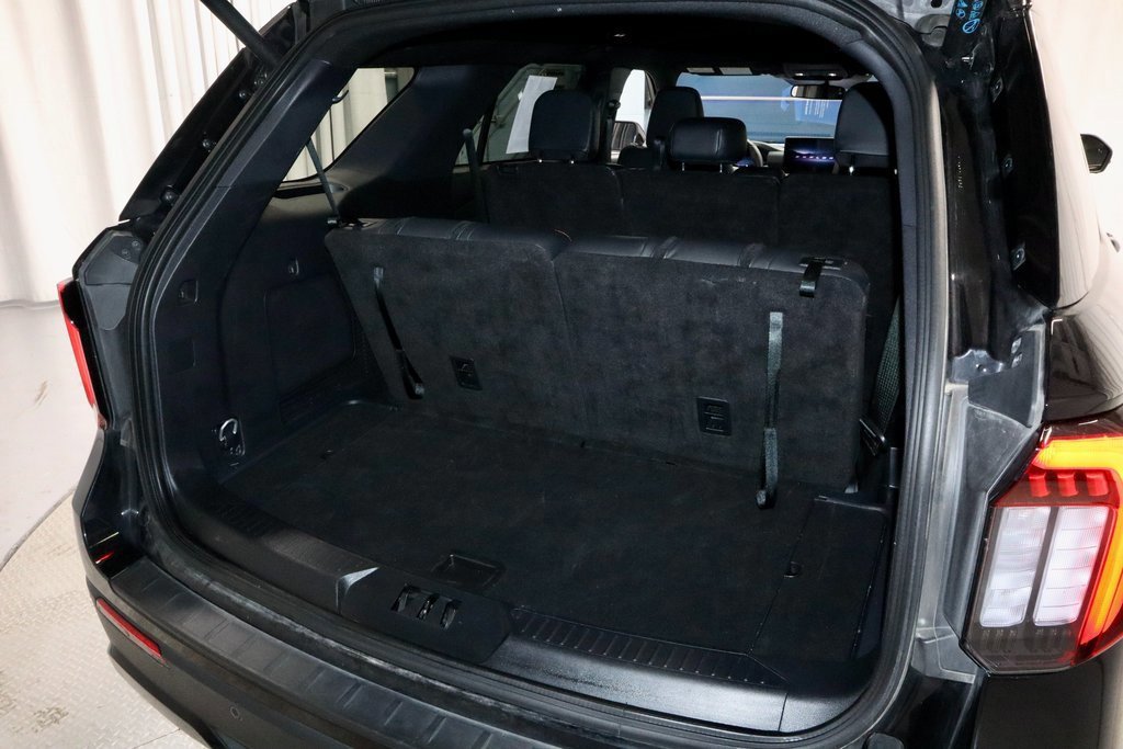 Certified 2025 Ford Explorer ST-Line w/ ST-Line Street Pack image 15