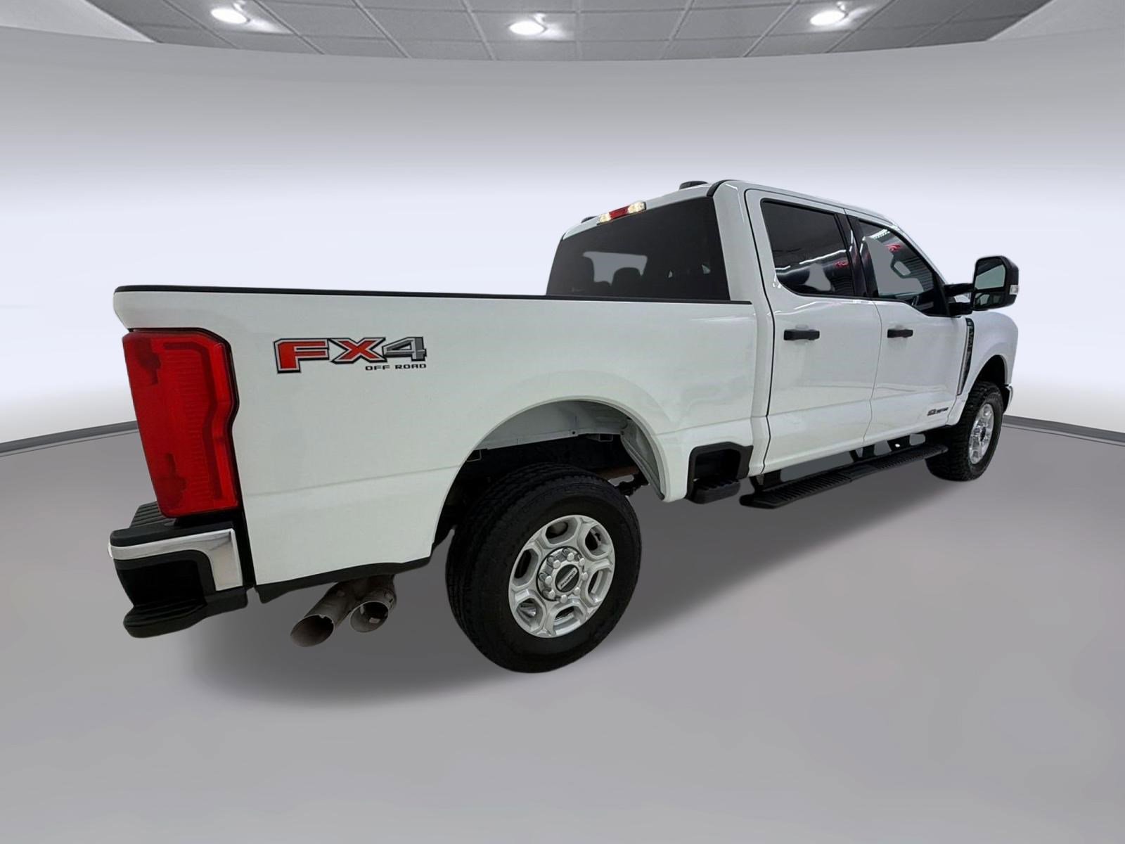 Certified 2025 Ford F250 XLT w/ FX4 Off-Road Package AWD/4WD image 9