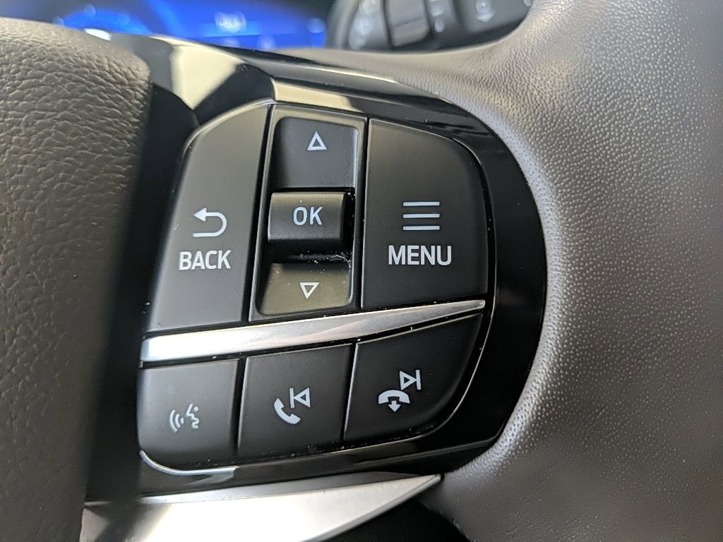 Certified 2022 Ford Explorer Platinum w/ Equipment Group 601A image 17