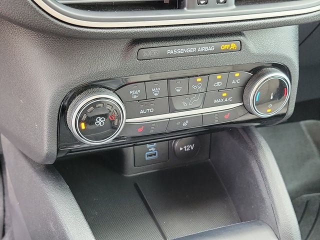 Certified 2022 Ford Escape SE w/ Cold Weather Package AWD/4WD image 16