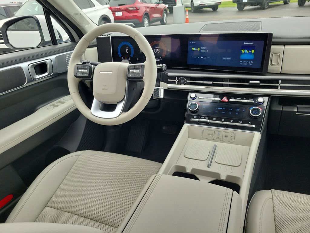 Used 2025 Hyundai Santa Fe SEL AWD/4WD image 13