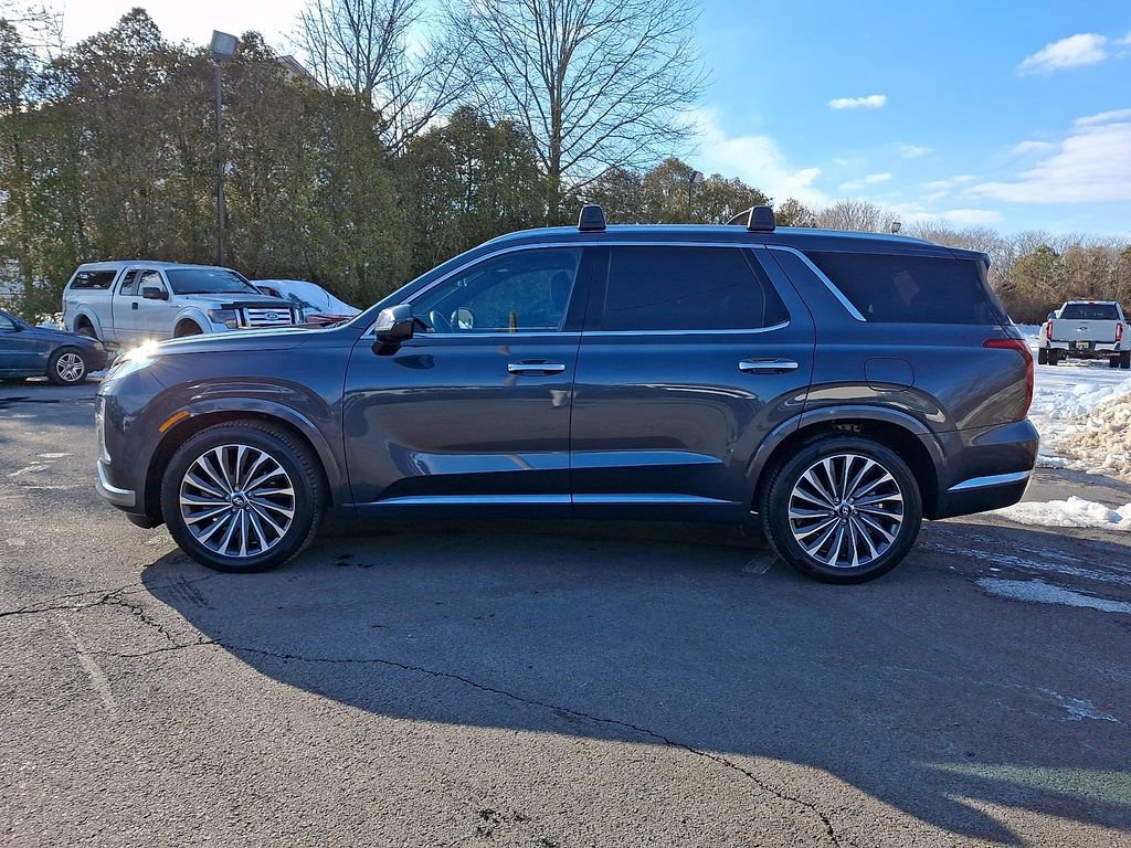 Used 2024 Hyundai Palisade Calligraphy image 2