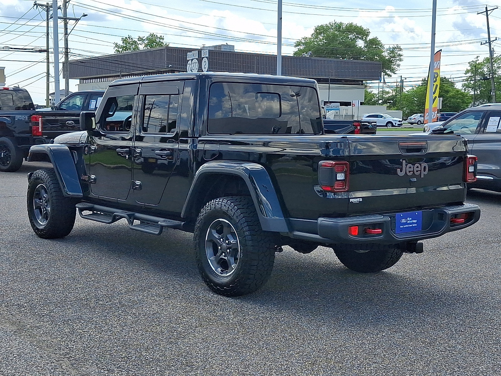 Used 2023 Jeep Gladiator Rubicon w/ LED Lighting Group AWD/4WD image 7