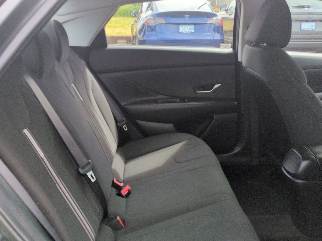 Used 2023 Hyundai Elantra SEL FWD image 26