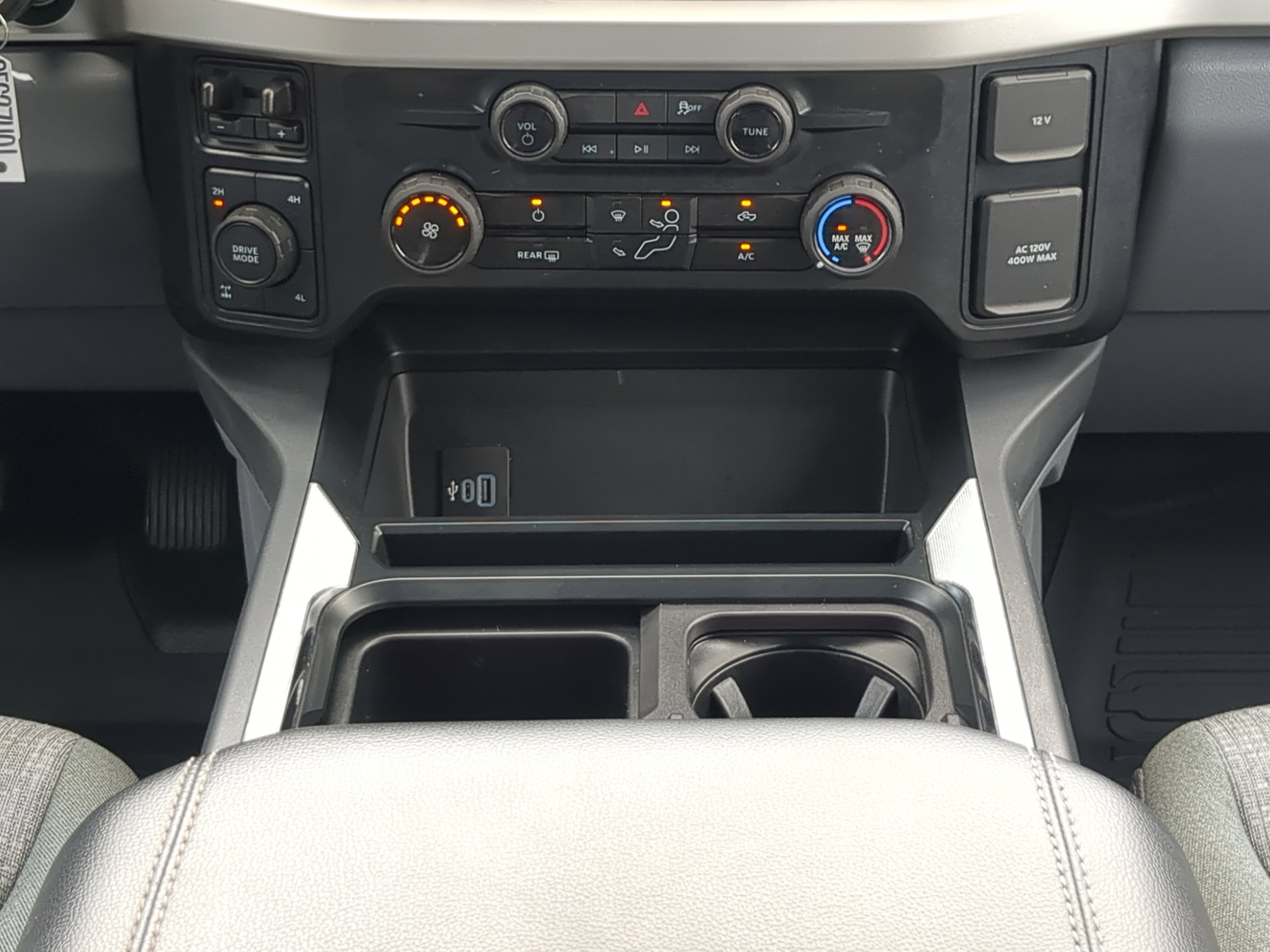Certified 2025 Ford F250 XLT AWD/4WD image 17