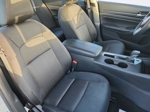 Used 2025 Nissan Altima 2.5 SV FWD image 21