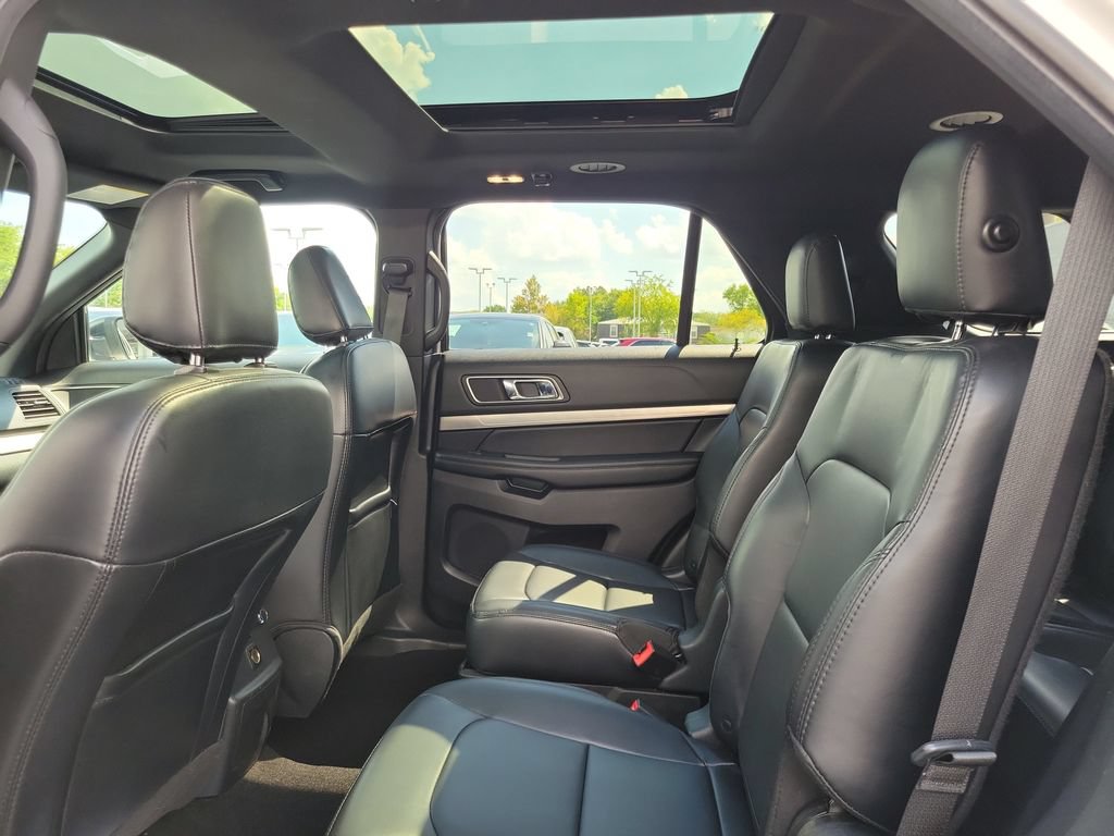Certified 2019 Ford Explorer XLT w/ Equipment Group 202A AWD/4WD image 14
