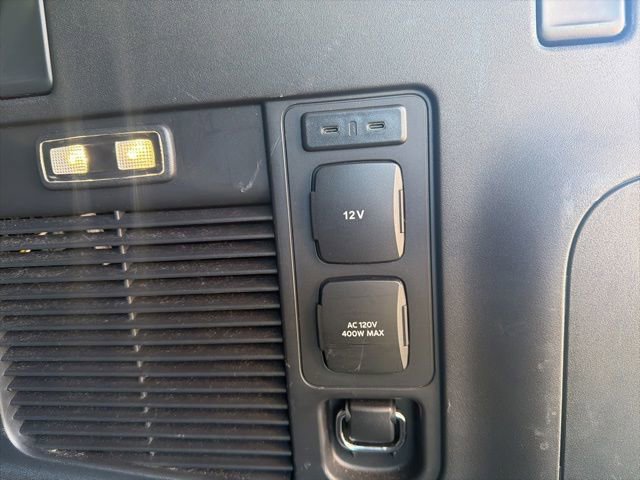 Certified 2025 Ford Expedition Active AWD/4WD image 14