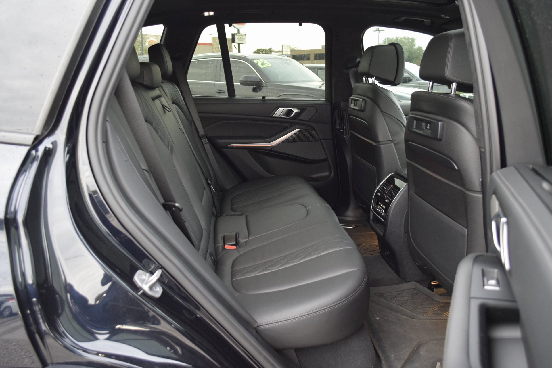 Used 2022 BMW X5 M50i w/ Executive Package image 23