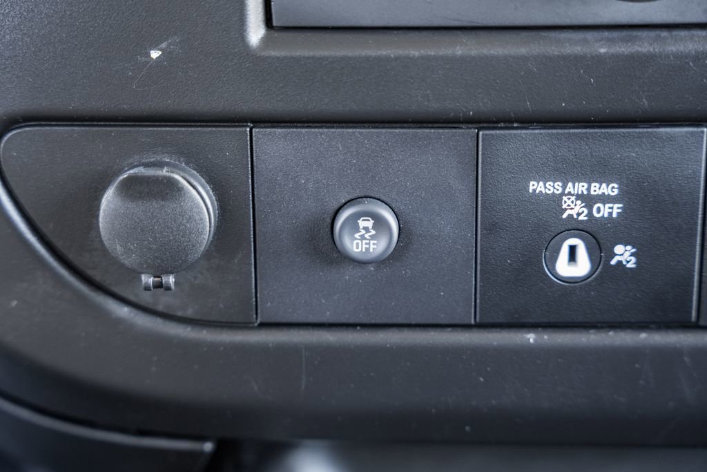 Used 2023 GMC Savana 2500 image 29
