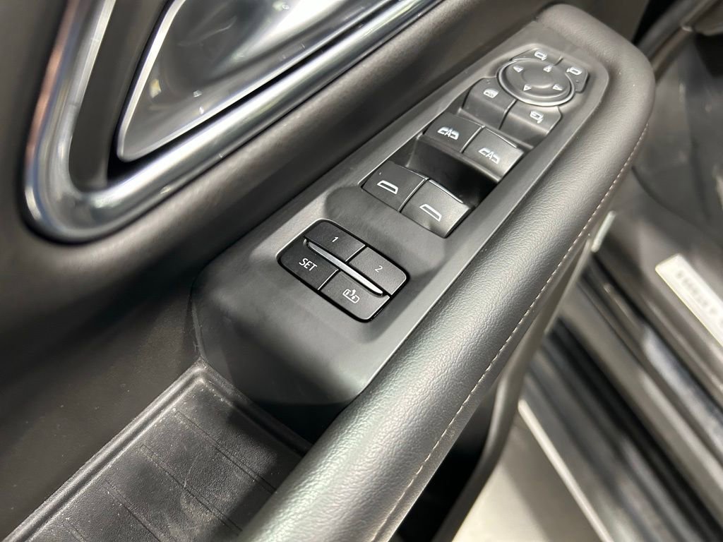 Used 2021 Chevrolet Suburban High Country AWD/4WD image 15
