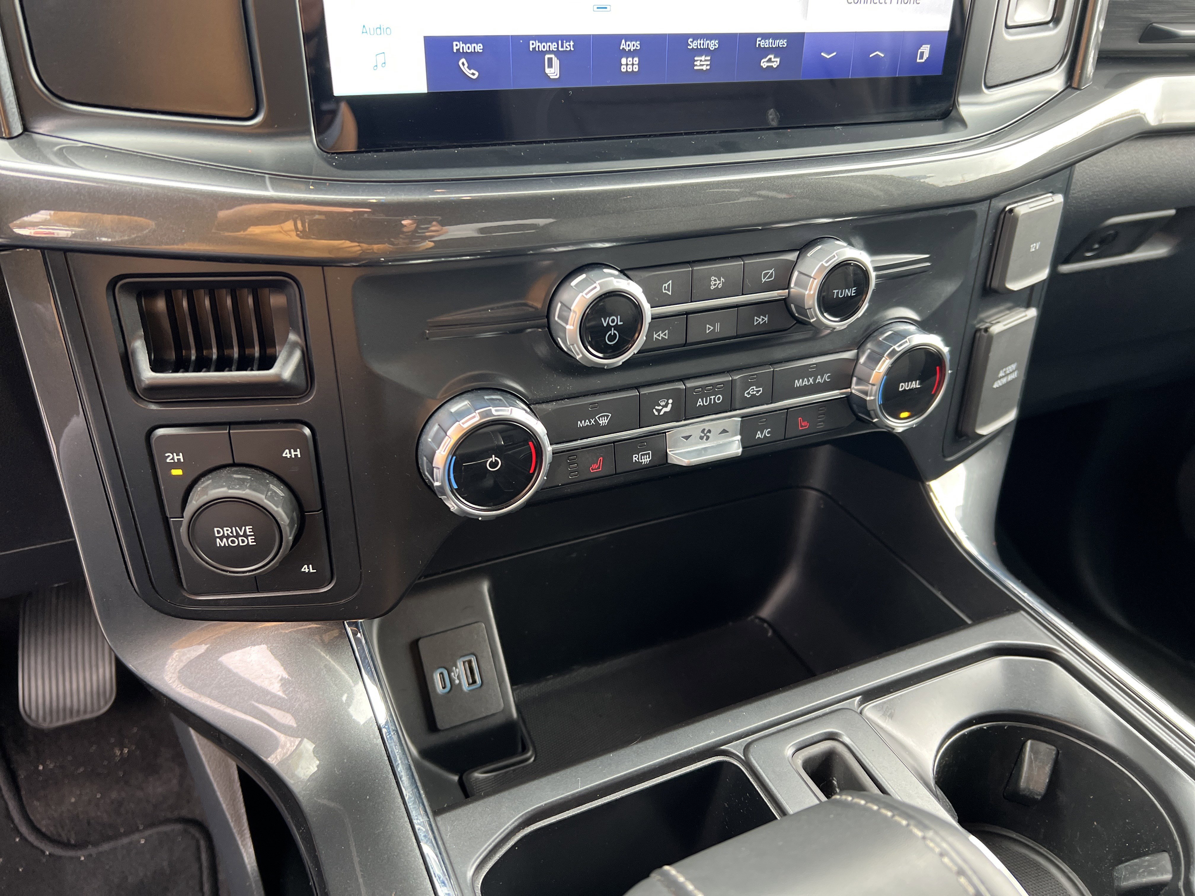 Certified 2022 Ford F150 XLT w/ Equipment Group 302A High image 28